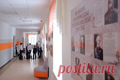 В свердловские школы поступят почти 50 тысяч учебников по православной культуре. Митрополит Екатеринбургский и Верхотурский Евгений (Кульберг) заявил, что в школы Свердловской области поступит почти 50 тысяч новых учебников по основам православной культуры. Речь идет о пособии «Основы православной культуры». РПЦ выделила по одному учебнику на каждого четвероклассника.