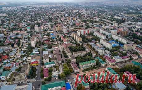 Кабмин профинансирует повышение сейсмоустойчивости зданий в КЧР. Это решение позволит досрочно ввести в эксплуатацию объекты капитального строительства, в том числе многоэтажный дом общей площадью более 22 тыс. кв. м