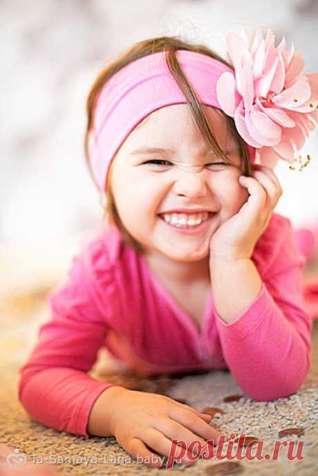 НЕОБЫЧНЫЕ ПОДСКАЗКИ РОДИТЕЛЯМ!

Блогер Джоанна Годдар (Joanna Goddard) собрала советы бывалых родителей. Вот некоторые из них. Действительно, замечательные. 

1. Если ваш ребенок упал, первым делом спросите его: «Тебе больно или ты испугался»? Обычно дети просто бывают напуганы или смущены. Если это так, расскажите историю о том, как однажды вы или папа (или «даже дядя, ты не поверишь!») так же упали, когда были маленькие. Малыши обожают такие истории, они помогают им подд...