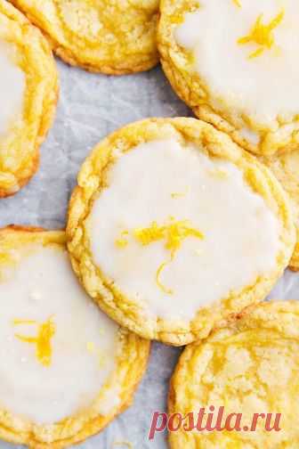 ЛИМОННОЕ ПЕЧЕНЬЕ В ЛИМОННОЙ ГЛАЗУРИ - Lemon Cookies with a Lemon Glaze | Chelsea's Messy Apron The best ever lemon cookies with a simple lemon glaze. A few secret ingredients make these lemon cookies the BEST EVER. These cookies are always raved about!
