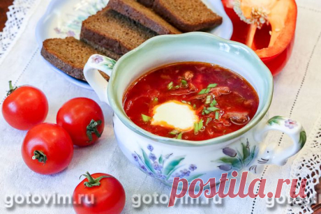 Борщ с квашеной капустой. Рецепт с фото Борщ насыщенного рубинового цвета можно приготовить не только со свежей, но и с квашеной капустой. Конечно, по вкусу суп будет отличаться от традиционного, но и этот рецепт борща имеет право быть. Если капуста слишком кислая, до закладки в кастрюлю её надо промыть. Бульон варят на свинине или говядине. В этом рецепте борша основа - прозрачный, наваристый бульон на бычьем хвосте.
