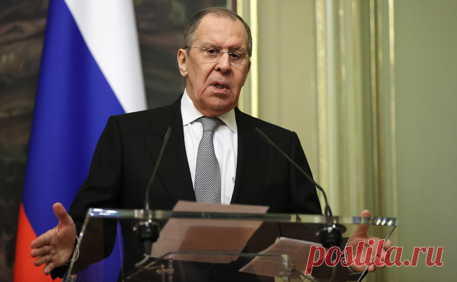 Лавров пообещал обнародовать ответы России фразой «нам стесняться нечего». По словам главы российского МИД, Москва вскоре обнародует свои ответы Западу по гарантиям безопасности. США ранее настаивали на непридании гласности документов