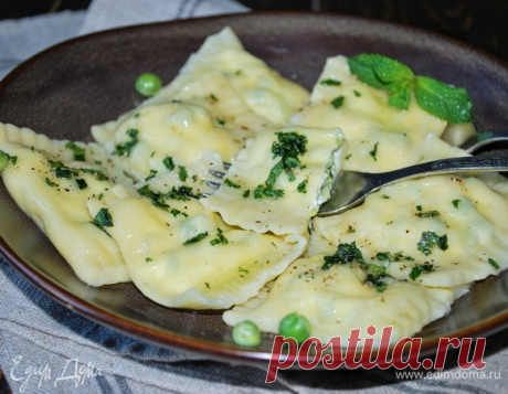 Равиоли с зеленым горошком и мятой. Ингредиенты: мука, яйца куриные, оливковое масло
