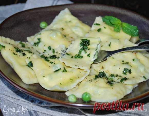 Равиоли с зеленым горошком и мятой. Ингредиенты: мука, яйца куриные, оливковое масло
