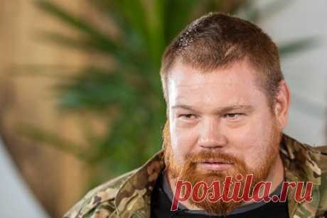 Боец ММА Дацик подписал контракт с Минобороны. Российский боец смешанного стиля (ММА) Вячеслав Дацик подписал контракт с Минобороны и отправится в зону проведения специальной военной операции (СВО) на Украину. Боец подписал с ведомством бессрочный контракт. Отмечается, что вместе с Дациком в зону спецоперации отправится и его сын Ярослав.