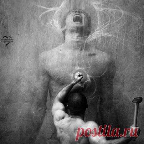 Вбивая гвоздь в душу человека, помните, что даже вытащив его своими извинениями, вы все равно оставите там дыру.