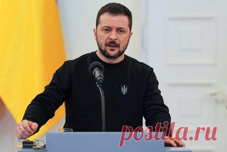 Зеленский подписал закон о запрете ввоза книг из России. Президент Украины Зеленский подписал закон о запрете ввоза книг из России, отметив, что считает закон правильным. Сам текст документа Киев также направил в Европейский союз, чтобы оценить, не нарушает ли он права меньшинств на Украине. Ранее Зеленский заявил, что существуют законодательные преграды для такого закона.