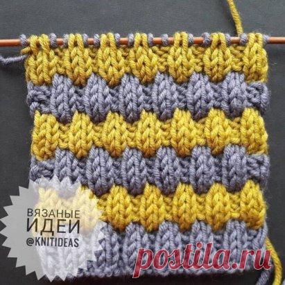 Двухцветный узор на основе резинки 2 на 2
В этом узоре используются снятые петли, которые создают некоторый объем. Смена нити будет происходить через каждые 6 рядов. Раппорт узора 4 петли и 12 рядов.
.
Для вязания наберите количество петель кратное 4+2+2 кром. и вяжите 4 ряда по схеме: .
. 1, 3 ряд: кром, *2 изн, 2 лиц*, 2 изн, кром .
2, 4 ряд: кром, 2 лиц, *2 изн, 2 лиц*, кром. . .
.
теперь смените нить и продолжайте вязать с 5 по 10 ряд: .
.
5 ряд: кром, *2 лиц, 2 п снят...