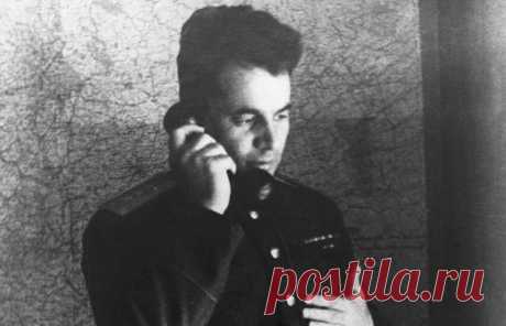 Иван Черняховский: такого генерала больше не было Скоро — 75 лет со дня нелепой гибели Ивана Даниловича Черняховского, генерала-красавца, который стал генералом армии всего в 37 лет. Выше и тогда, и