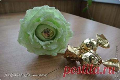 Роза с конфеткой внутри