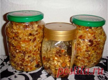 ВИТАМИННАЯ БОМБА для организма!! Употребляю 2 раза в год и практически не болею

Этим рецептом пользуюсь второй десяток лет… Ни одна сезонная холера меня не берет! Ей Богу, когда в последний раз болел — не помню (однодневная простуда раз в 2 года не в счет)... В общем, рекомендую всем данный рецепт!

Ингредиенты:
Показать полностью…