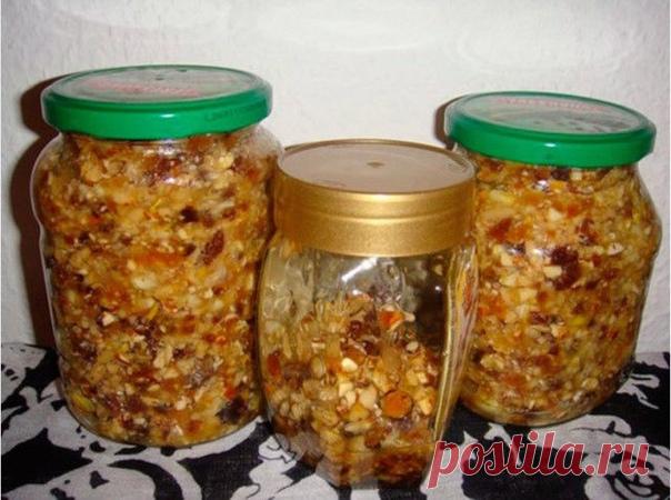 ВИТАМИННАЯ БОМБА для организма!! Употребляю 2 раза в год и практически не болею

Этим рецептом пользуюсь второй десяток лет… Ни одна сезонная холера меня не берет! Ей Богу, когда в последний раз болел — не помню (однодневная простуда раз в 2 года не в счет)... В общем, рекомендую всем данный рецепт!

Ингредиенты:
Показать полностью…