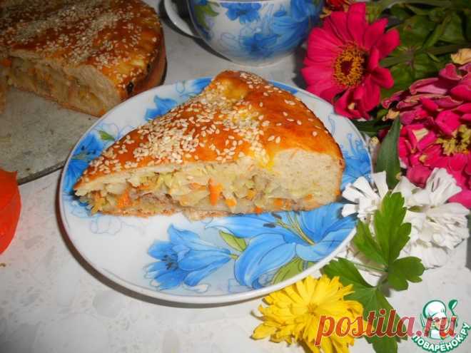 Капустный пирог с кунжутной посыпкой Кулинарный рецепт