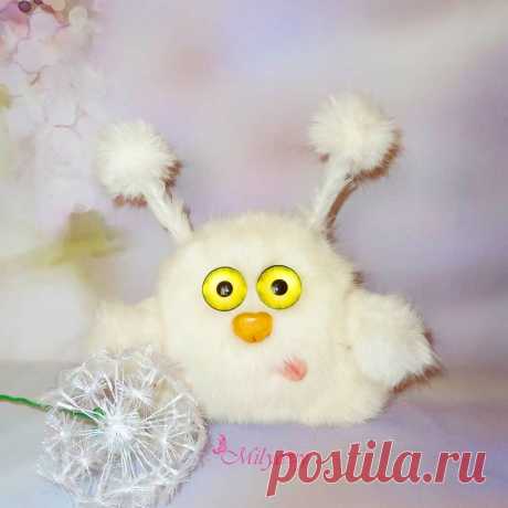 АВТОРСКИЕ КУКЛЫ И ТЕДДИ 👸🐘 в Instagram: «Какой же #йетти без одуванчика😂😂😂. Почти подснежник, нашел и играется. У меня как обычно лучше шьётся по ночам, потому что я прямо Сова -…»