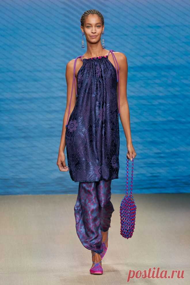 Giorgio Armani Spring 2022 Ready-to-Wear Collection | Vogue