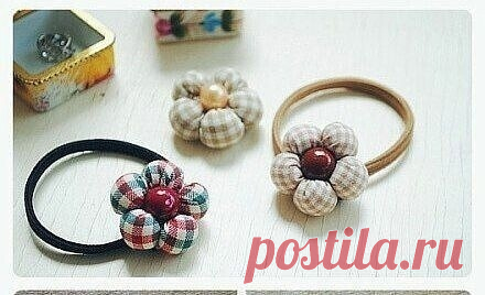 Резинка с объемным цветком