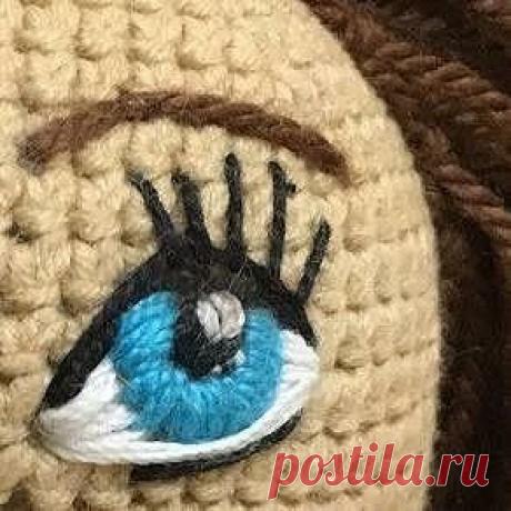 Вышиваем красивое личико для куколки