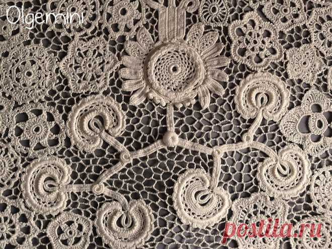 Мотив из старинной книги “Sprig with three flowers”...