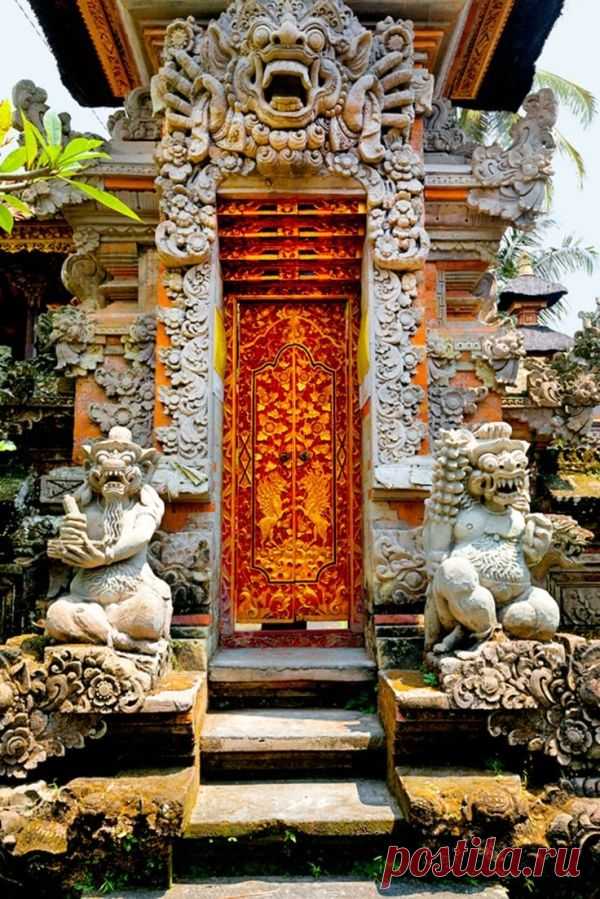 The Grand Tour of Asia: Bali | A Hindu temple in...