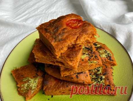 Фокачча - на вид как солнце, на вкус как лето. Стоять у плиты не надо, а покупной хлеб останется в магазине | Курочка и дурочка | Яндекс Дзен