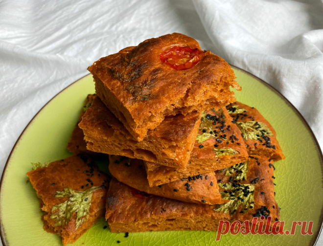 Фокачча - на вид как солнце, на вкус как лето. Стоять у плиты не надо, а покупной хлеб останется в магазине | Курочка и дурочка | Яндекс Дзен