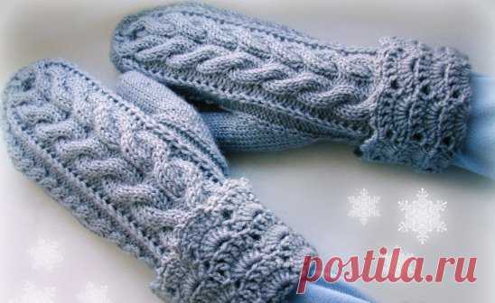 Вязаные варежки с косичками
Описание и схема: http://prjaga.ru/vyazanie-dlya-zhenshchin/perchatki-varezhki/vyazanye-varezhki-s-kosichkami