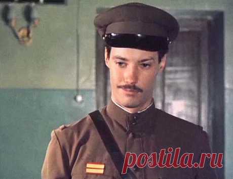 Как менялся Володя Шарапов, актер Владимир Конкин, с течением времени. 
Владимир Конкин — советский и российский актёр театра и кино, Заслуженный артист УССР (1974), Заслуженный артист РФ (2010), Лауреат премии имени Ленинского комсомола (1974). Наиболее известен по филь…