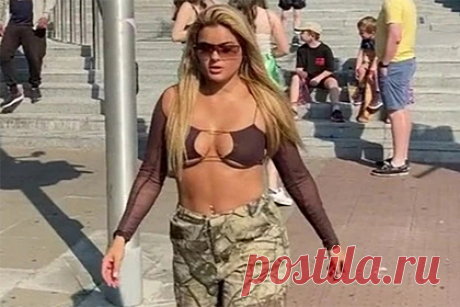 «Мисс бикини» вышла на улицу в откровенной одежде и удивилась реакции прохожих. Обладательница титула «Мисс бикини Ирландия» Андрада Поп вышла на улицы Дублина в откровенной одежде и удивилась реакции прохожих. Для прогулки модель выбрала брюки карго с заниженной талией и топ, частично открывающий ее грудь. По словам Поп, во время съемки ролика она получила множество осуждающих взглядов.