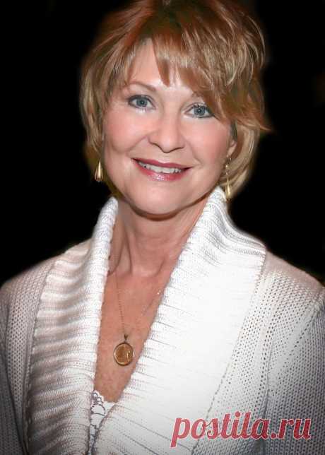 Ди Уоллес-Стоун, 14 декабря, 1948