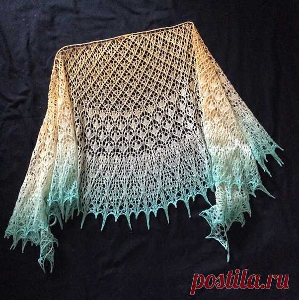 Мой перевод с сайта Ravelry 

Еще одна прекрасная и интересная шаль дизайнера catnach, автора нескольких очень популярных в нашей группе шалей - Шаль Sketching the Rainbow (Набросок радуги) - https://www.ravelry.com/patterns/library/sketching-th..

В очередной раз хочу сказать самые добрые слова о дизайнере этой шали - Jennifer. Её щедрость, её интересные сочетания различных узоров, её манера описания - всегда вызывают у меня искреннее восхищение. В новом описании как всег...