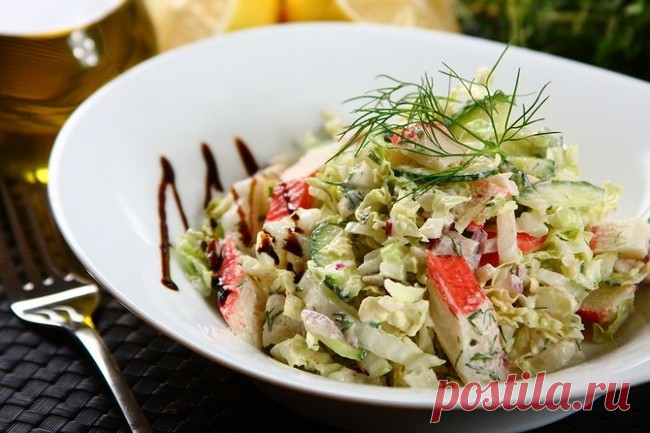 Салат с крабовыми палочками и овощами | Журнал 
