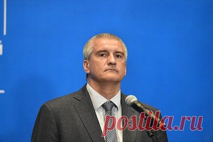 Аксенов объявил об эвакуации ближайших к месту ЧП в Джанкойском районе Крыма сел. Глава Крыма Аксенов объявил эвакуацию жителей сел в пяти километрах от места ЧП под Джанкоем. По словам Аксенова, жители сел в Джанкойском районе будут находиться в пунктах временного размещения. Полуостров был атакован 11 дронами. Власти зафиксировали попадание в склад боеприпасов.