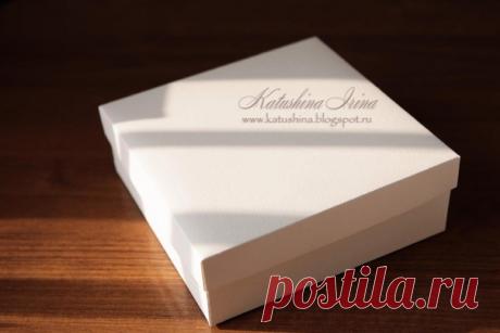 МК Делаем коробку для альбома! Легкий и аккуратный способ.

Сегодня я буду показывать размеры коробки 25*25 и 8 см высотой, такая коробка подойдет для альбома 20*20.
На этом примере вы сможете сделать коробку любого размера!
Для этого нам понадобиться:
Показать полностью…