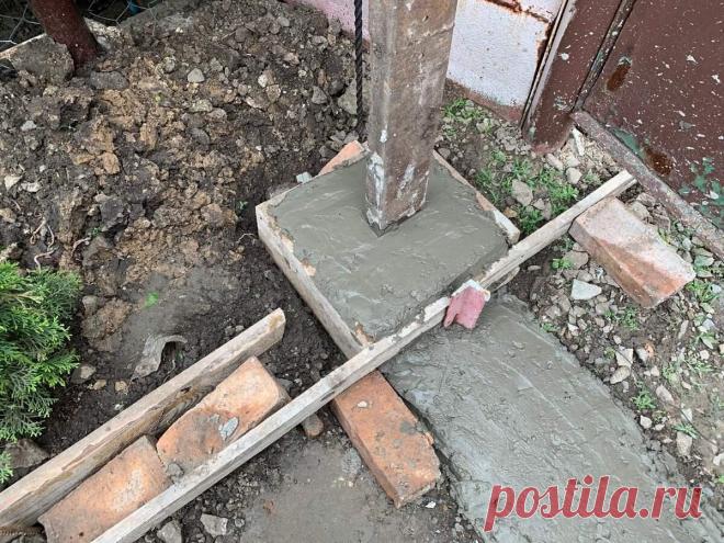 Таких заборов мало! Сделал заборные столбы на века, надежнее еще не встречал. Рассказываю из чего... Это великолепное и к тому же, недорогое решение с огромным сроком службы