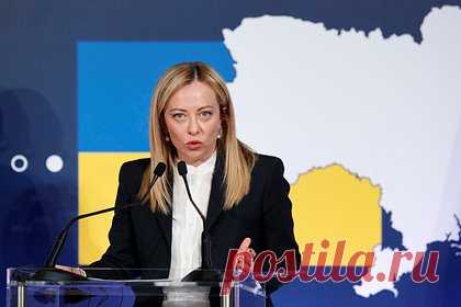 Италия призвала ускорить вступление Украины в ЕС. Европейский союз (ЕС) должен ускорить процесс вступления Украины в сообщество. К этому призвала объединение премьер-министр Италии Джорджа Мелони. Глава итальянского правительства подчеркнула, что Украина сейчас является форпостом безопасности в Европе и ее необходимо наградить за борьбу с Россией.