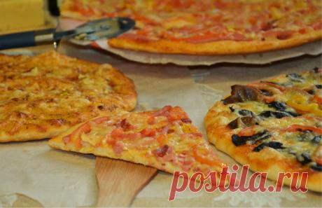 Такая пицца готовится очень быстро.  тесто для пиццы, которым я пользуюсь уже много лет, очень прост!