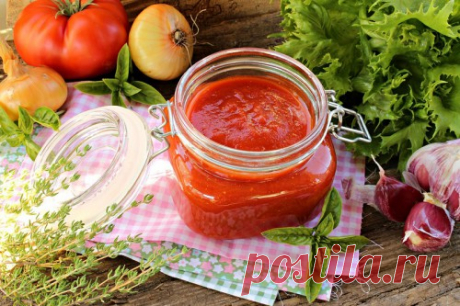 Итальянский соус маринара. Подаётся с пастой