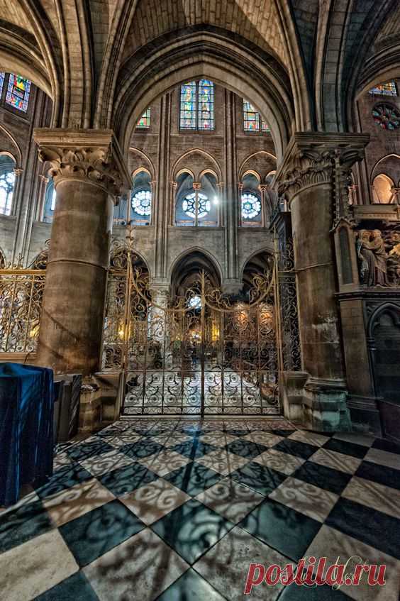 Пользователь Luc Morel сохранил этот пин на доску «Notre Dame» / Cathédrale Notre Dame de Paris.  |  Pinterest