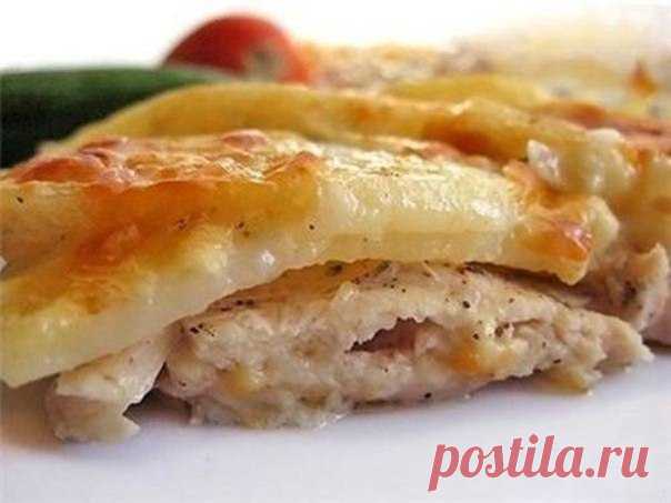 Картошка по-царски 
￼На 100 грамм - 207.94 ккал￼, Б/Ж/У - 10.64/8.47/21.84￼

Ингредиенты: 

-филе курицы - 500 г 
-картофель - 2-3 шт 
-йогурт
-сыр 
-соль, перец 

Приготовление: 

Филе курицы нарезать толщиной 1 см, отбить слегка, выложить в форму так, чтобы она покрыла все дно. Посолить, поперчить 
Картофель нарезать толщиной 2 мм, посолить, поперчить, перемешать 
Выложить на филе 
Сверху полить йогуртом
И посыпать тертым сыром 
Накрыть фольгой и в разогретую до 180-200 ...