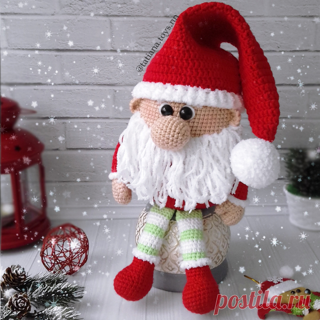 PDF Новогодний гномик крючком. FREE crochet pattern; Аmigurumi doll patterns. Амигуруми схемы и описания на русском. Вязаные игрушки и поделки своими руками #amimore - гном, гномик, кукла, куколка, gnom, dwarf, doll, puppet, muñeca boneca, poupée, puppe, panenka, bebek, lalka. Amigurumi doll pattern free; amigurumi patterns; amigurumi crochet; amigurumi crochet patterns; amigurumi patterns free; amigurumi today.