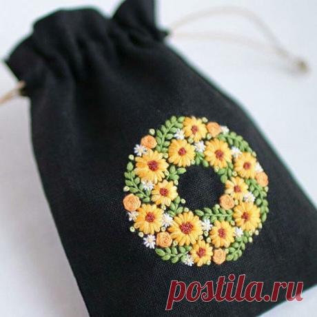 @yula_handmade_2008

#刺繍#手刺繍#ステッチ#手芸#embroidery#handembroidery#stitching#needlework#자수#broderie#bordado#вишивка#stickerei#ハンドメイド#handmade