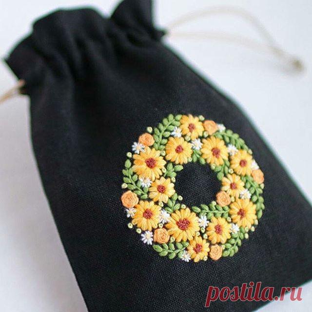 @yula_handmade_2008

#刺繍#手刺繍#ステッチ#手芸#embroidery#handembroidery#stitching#needlework#자수#broderie#bordado#вишивка#stickerei#ハンドメイド#handmade