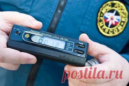 Россиян предупредили об опасном радиоактивном газе в новостройках. Концентрация радиоактивного газа радона в энергоэффективных новостройках оказалась в 1,2–2,4 раза выше, чем в старых домах. Ученые Института промышленной экологии УрО РАН объяснили, что опасный газ накапливается в квартирах из-за утепленных балконов, окон с двойными камерами и особо расположенных межэтажных лестниц.