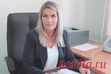 ФСБ уличила бывшую главу депздрава Ярославской области в хищении премий. В отношении бывшей исполняющей обязанности директора департамента здравоохранения и фармации Ярославской области Оксаны Пиклун возбуждено уголовное дело о хищении одного миллиона рублей. Она необоснованно начисляла себе премии и доплаты за дежурство в выходные и праздничные дни, но на работе не присутствовала.
