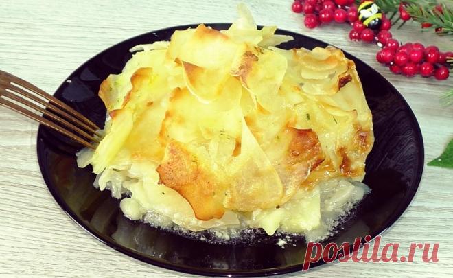 Начистила картошку, залила молоком и в духовку. Теперь часто так готовлю: просто и вкусно Картошка — это овощ без которого сейчас трудно представить национальные блюда многих стран. Жареный картофель вовсе стал амбассадором всех холостяков. Это отличный гарнир и отдельное блюдо. В каждой стране есть свои яства из картошки. Например, в Индии готовят острый жареный картофель Алу Дум. В Иордании картофельное яство называют Киби. Каждая домохозяйка готовит Киби по своему […]