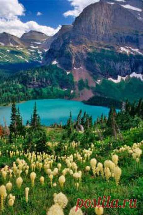 Grinnell Lake is a gorgeous glacier-fed lake in Montana.
Roadtrippers из Roadtrippers  |  Pinterest • Всемирный каталог идей