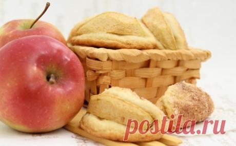 Печенье с яблоком
Ингредиенты:Мука — 150 гСахарная пудра — 50 гМасло — 100 гЯичный желток — 1 штСметана — 1 ст.л.Яблоко — 3 штЯичный белок — 1 штСахар — 2 ст.л.Корица — 1/2 ч.л.
Рецепт приготовления печенья с яблоком:…