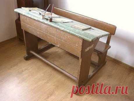 ПАРТА ШКОЛЬНИКА, КТО СИДЕЛ ЗА ТАКОЙ, СТАВЬТЕ КЛАСС !