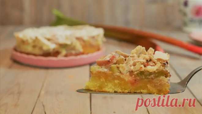 Einfacher Rhabarberkuchen mit Mandelbaiser -