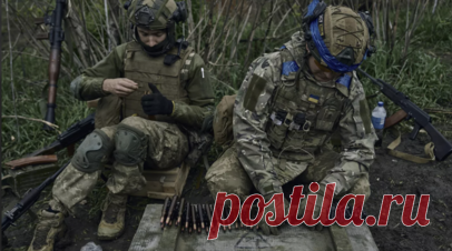 Боец ВС России рассказал о попытках ВСУ добить сдавшегося британского наёмника. Украинские военнослужащие предприняли попытку убить воевавшего на их стороне британского наёмника Джеймса Скотта Риса Андерсона, решившего сдаться в российский плен на Курском направлении. Читать далее